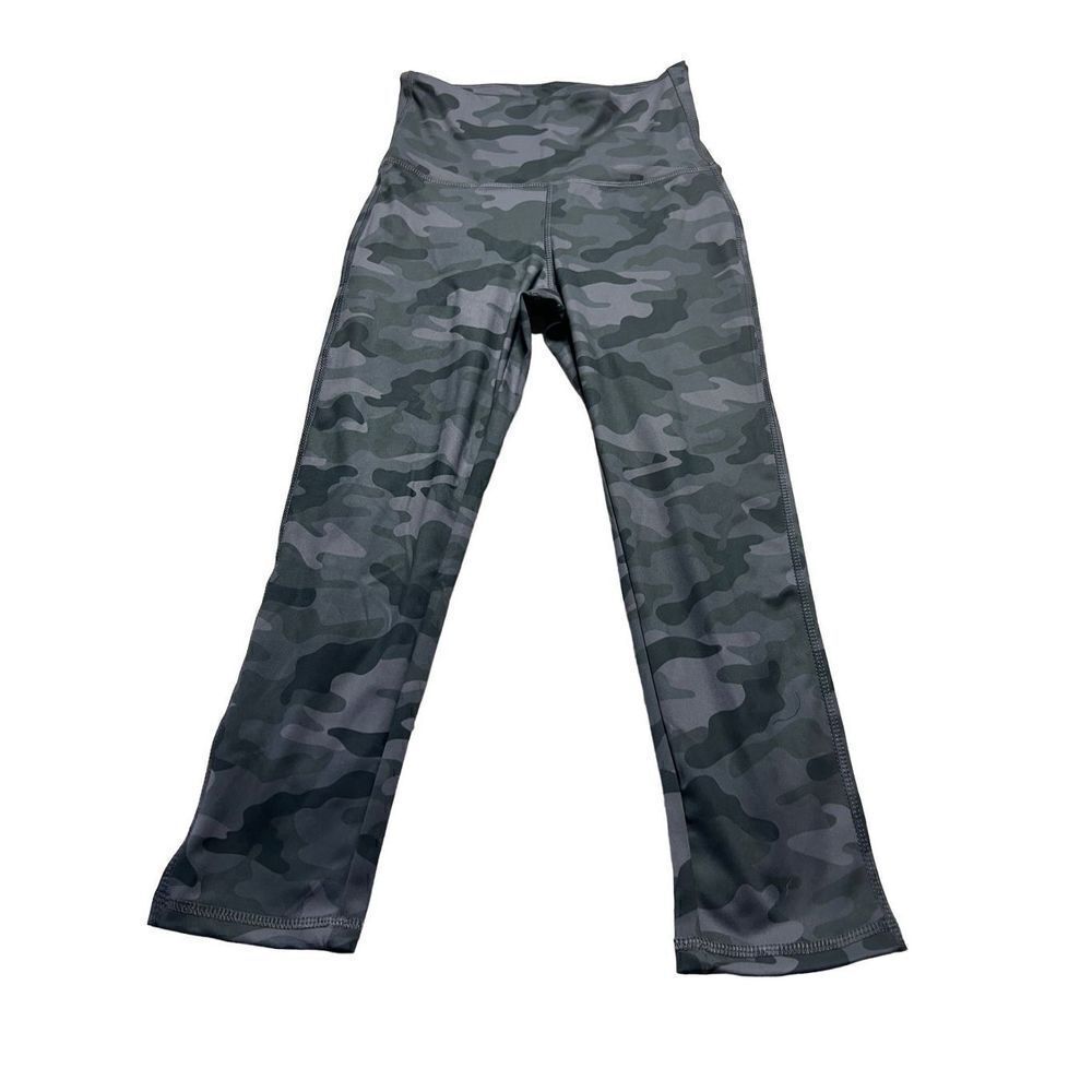 Danskin Women's Grey Camo Print High Rise Capri Legging Size S/P NWT